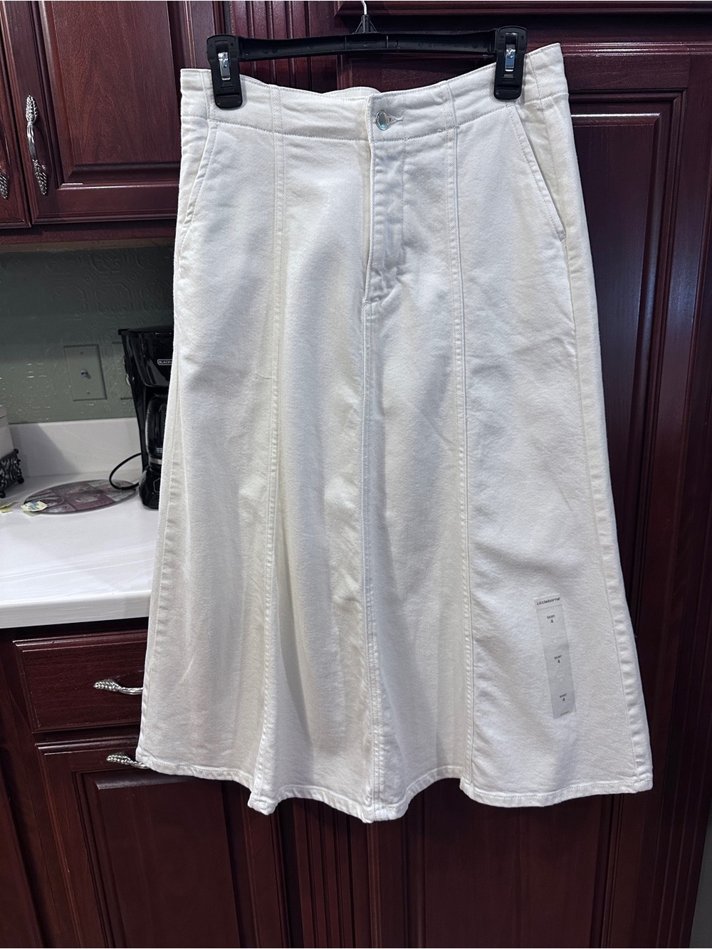 NWOT Liz Claiborne 4/6 white Jean skirt - price firm
